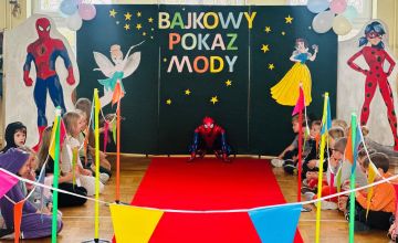 Bajkowy pokaz mody 