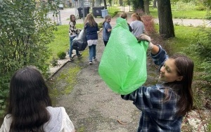 SPRZĄTANIE ŚWIATA (16)