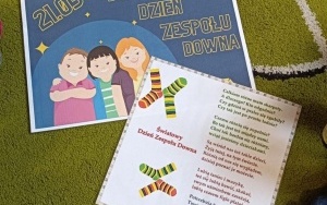 DZIEŃ KOLOROWEJ SKARPETKI  (12)