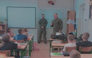 EDUKACJA Z WOJSKIEM W CZWÓRCE (8)