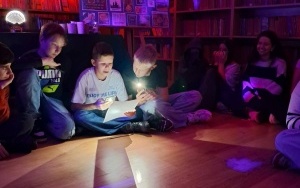 NOC BIBLIOTEK W CZWÓRCE (9)