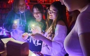 NOC BIBLIOTEK W CZWÓRCE (11)