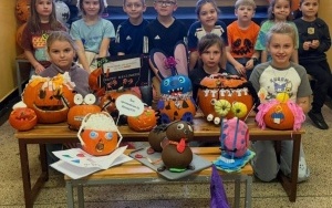 KONKURS NA NAJŚMIESZNIEJSZĄ DYNIĘ (9)