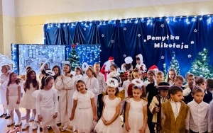 PRZEDSTAWIENIE ŚWIĄTECZNE  (8)